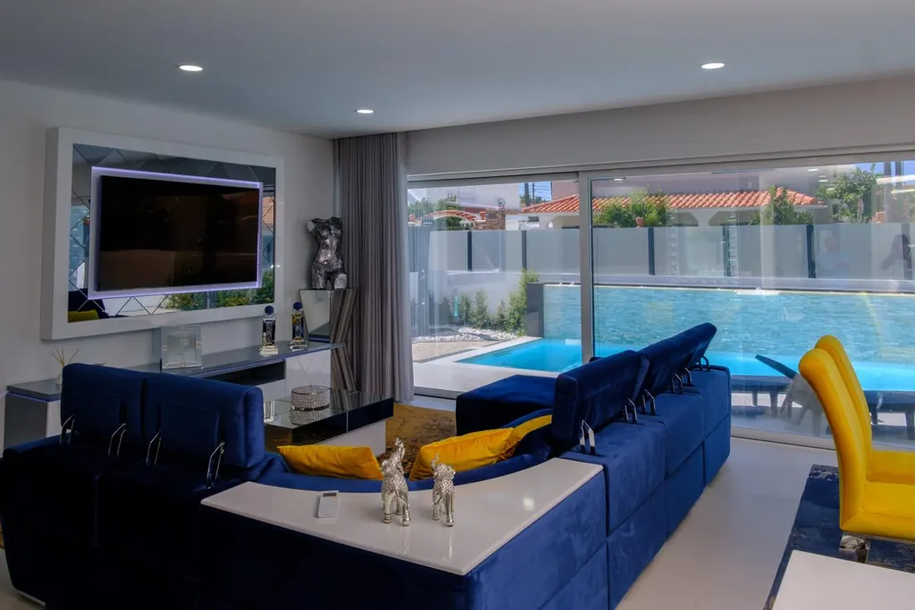 Living room overlooking the pool